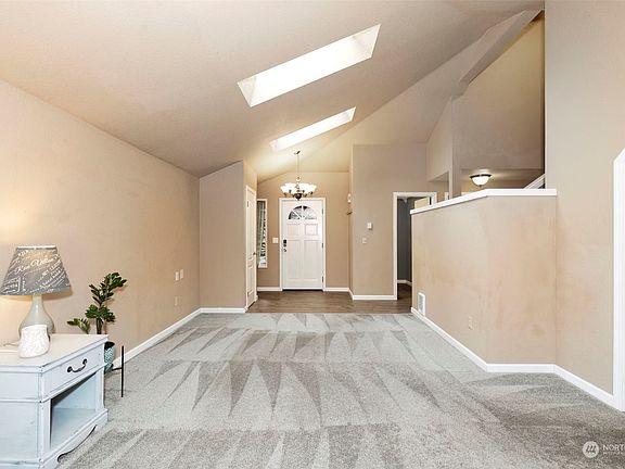 4th image of 4251 Mayhill Drive SE
