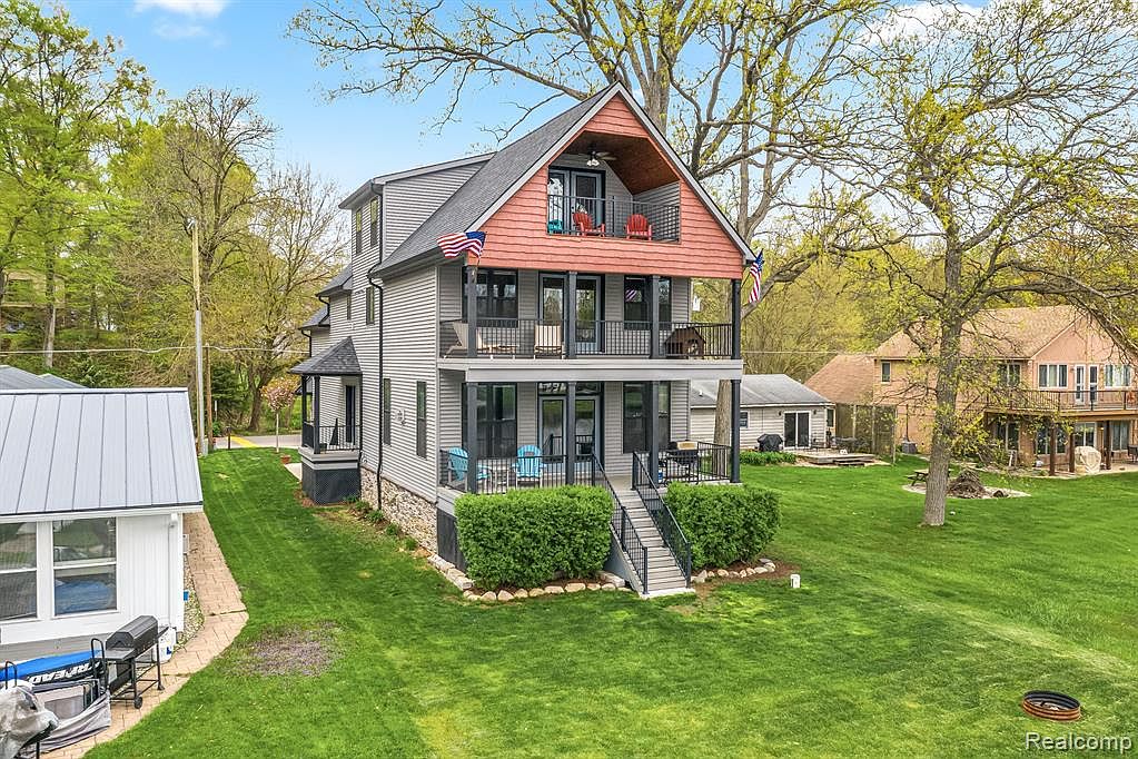 5298 Edgelake Dr, Pinckney, MI 48169 MLS 20230034698 Zillow