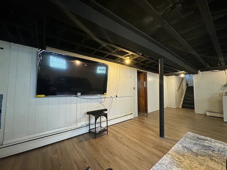 125 Redfern Dr — Photo 7