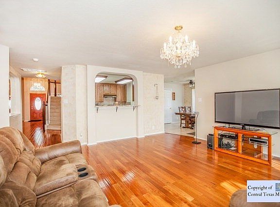4th image of 243 Rock Springs Dr