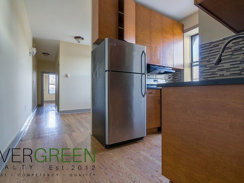 1st image of 257 Cooper St APT 4