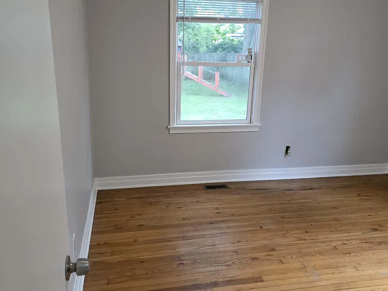 328 Hanover Ct — Photo 20