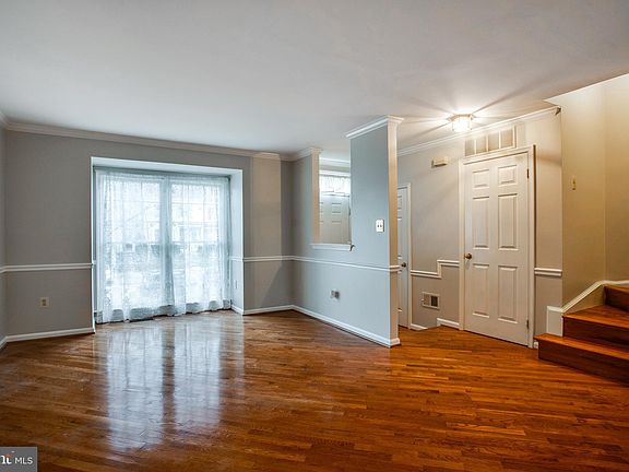 4th image of 4126 Hampstead Ln