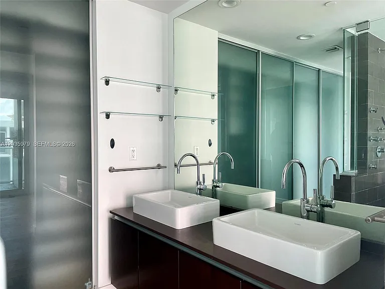 1040 Biscayne Blvd #1105 — Photo 16