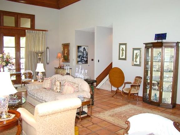 5th image of 52 Avenue Of The Oaks