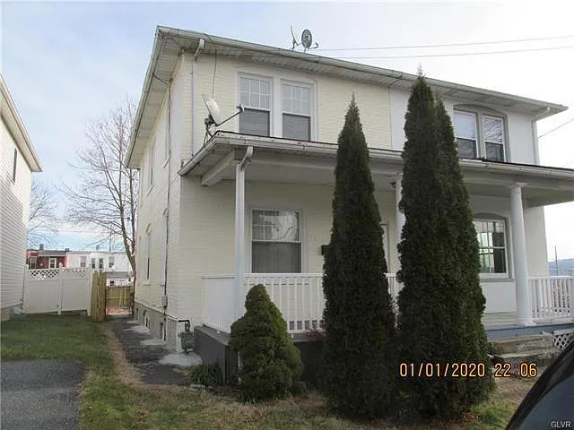 219 Somerset St photo 1
