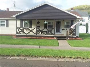303A Beatty Ave, Mannington, WV 26582