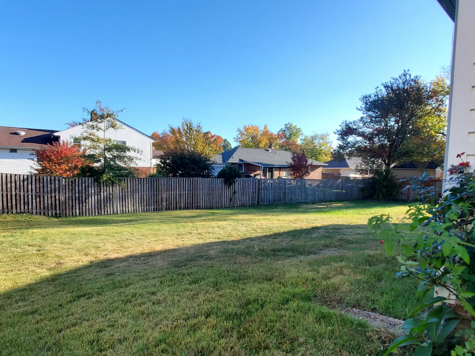4 bed, 2.5 bath, 2416 sqft, $3,500 — Photo 4