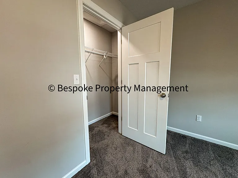 31-41 Goliath Dr — Photo 16