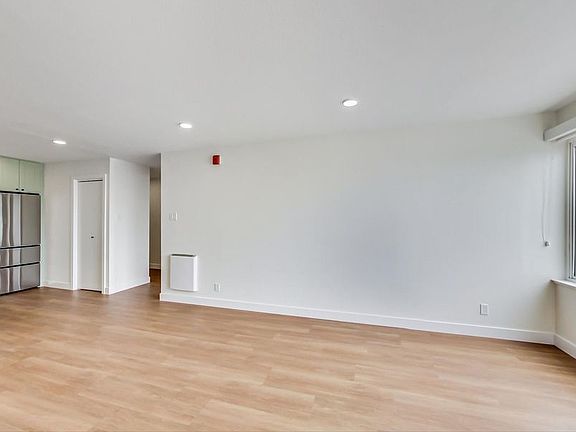 4th image of 4350 Kirkham St #307