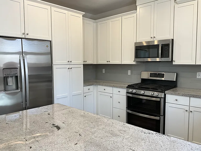 3249 Garibaldi Dr — Photo 4