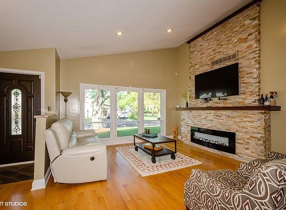 3rd image of 9545 Kedvale Ave