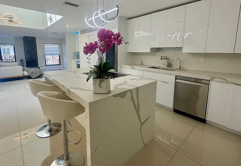 1127 Boca Cove Ln