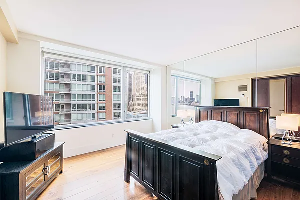 Rented by Landmark Property Holdings LLC | media 9