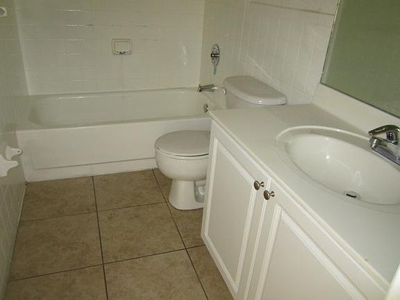 5th image of 6990 Miami Gardens Dr APT 4-504