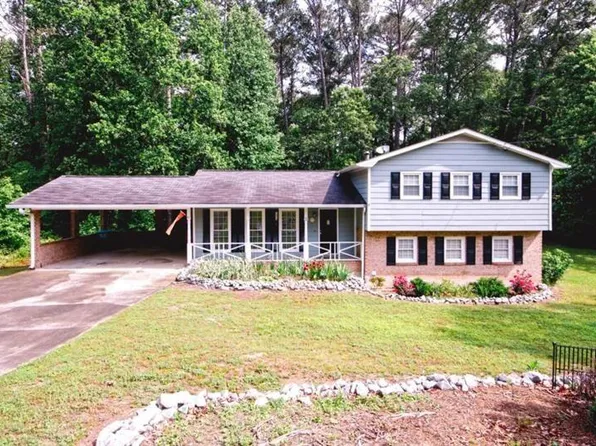 4033 Scenic Mountain Dr, Snellville, GA 30039