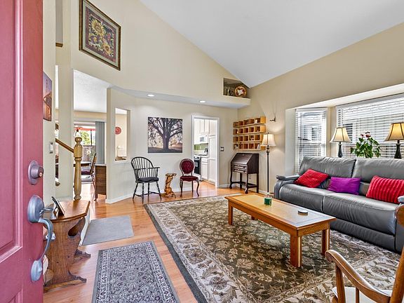 5th image of 853 Breeze Way