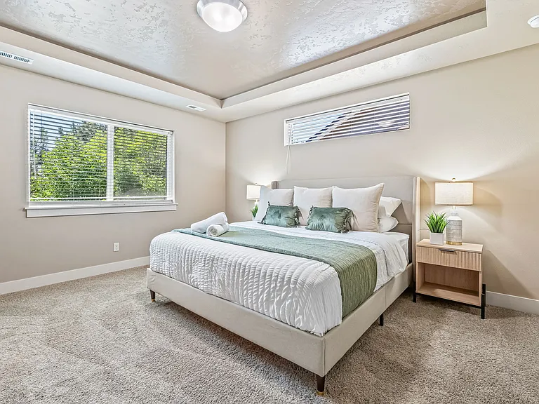 2719 E Decameron Ln — Photo 49