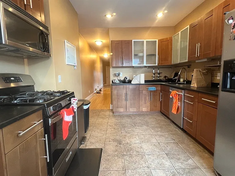 156 Harvard St #8 — Photo 4