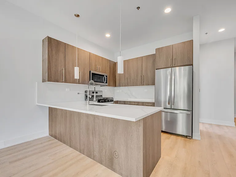2928 W Medill Ave #508 — Photo 13