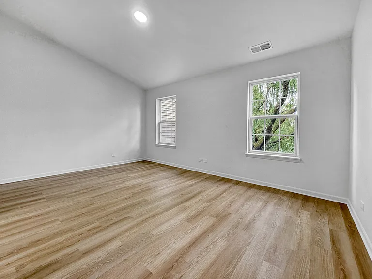 1089 Ellsworth Dr — Photo 10