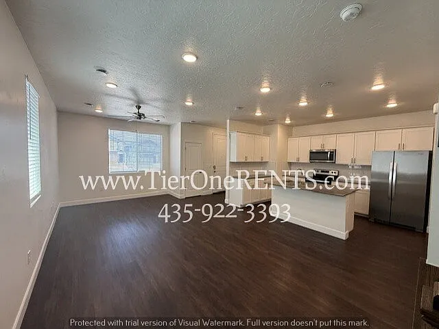 5 bed, 3.5 bath, 2301 sqft, $3,995 — Photo 3