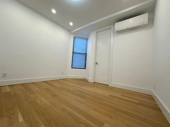 706 Manhattan Avenue image 6 of 12