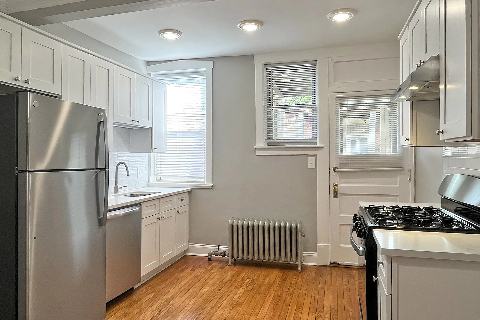 238-250 Washington Blvd. and 347-357 S. Harvey Ave — Photo 1