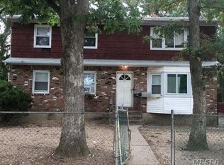 47 N 16th St, Wheatley Heights, NY 11798