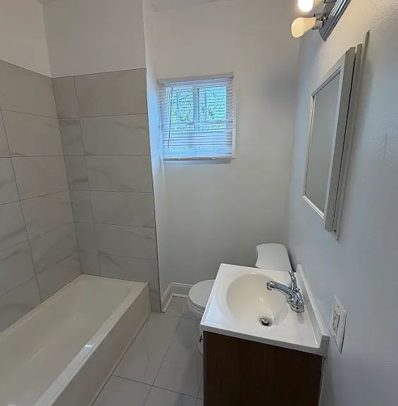 2415 N Douglas St — Photo 7