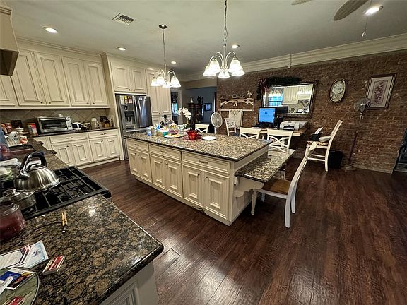 2nd image of 7824 Pecan Forest Ln