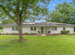 1423 Moonlight Dr, Cantonment, FL 32533