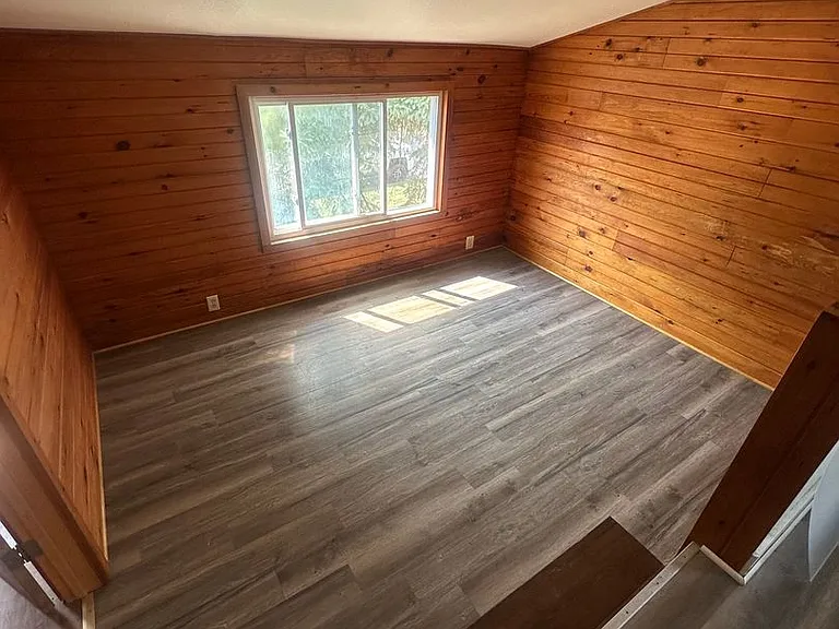 202 N Lincoln St — Photo 3