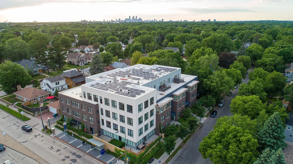 Building Photo - Parkway West Apartments