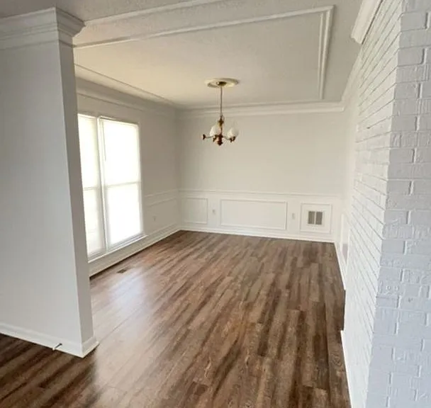 765 Bluffview Dr — Photo 6