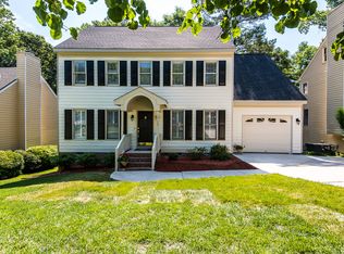 2720 Moorsfield Ct, Raleigh, NC 27604