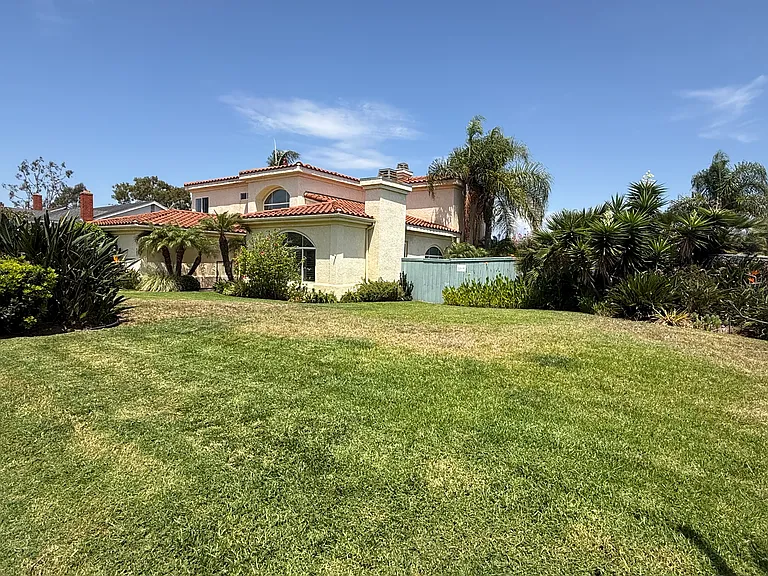 401 Hickoryhill Dr — Photo 32