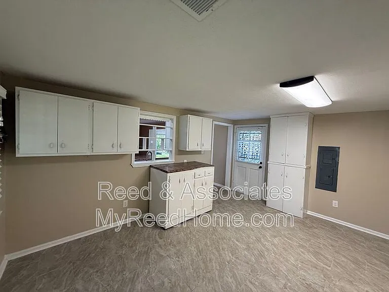 5047 Howard Pl — Photo 7