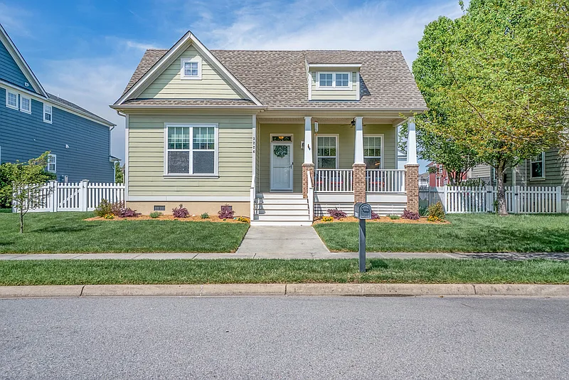 3224 Patrick Henry Dr