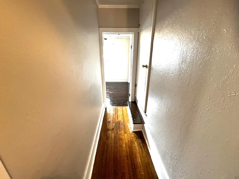 104 Catherine St — Photo 14