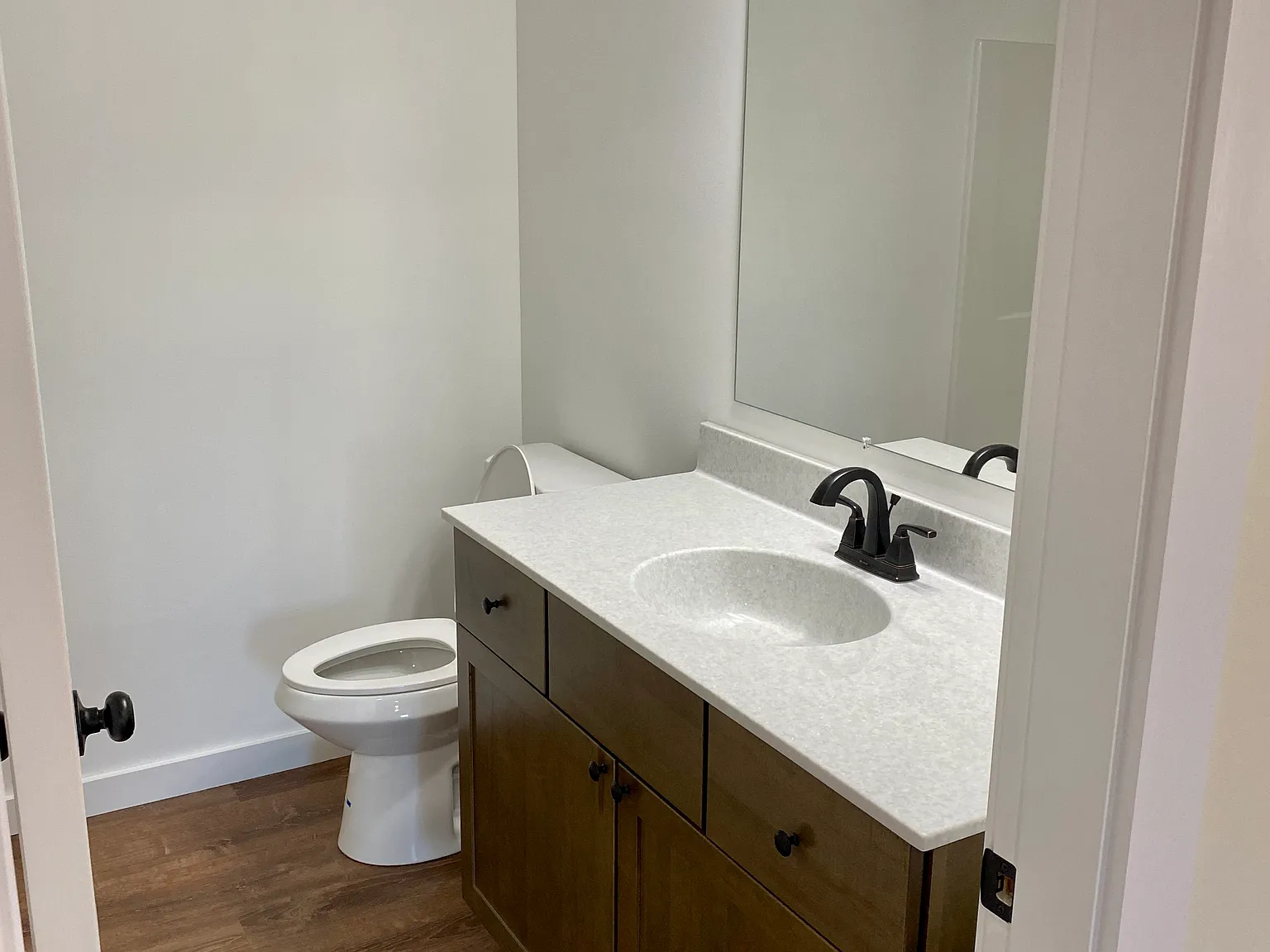 2 bed, 1000 sqft, $1,900 — Photo 3