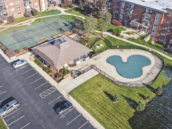 4418 Beau Monde Dr APT 202, Lisle, IL 60532