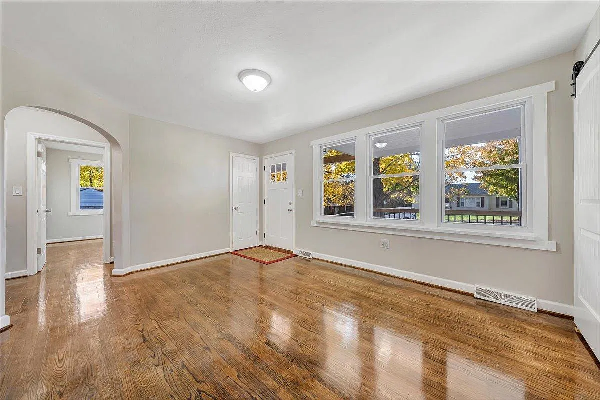 3 bed, 861 sqft, $1,895 — Photo 4