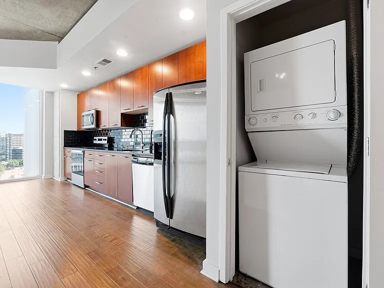3324 Peachtree Rd NE #1403 — Photo 15