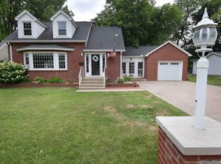 234 E Edgewood St, Morton, IL