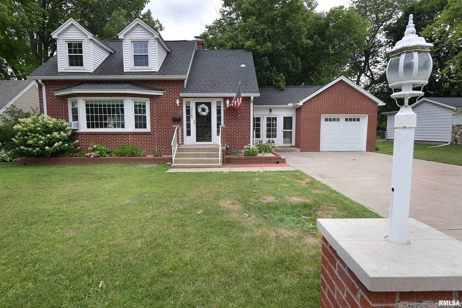 234 E Edgewood St photo 1