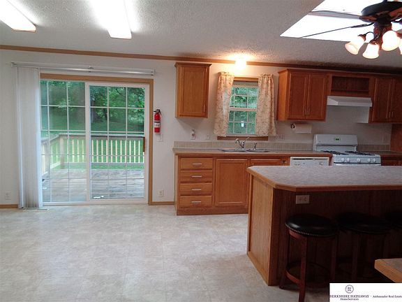 3rd image of 15119 Rock Bluff Ave