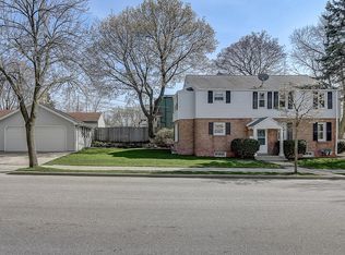 1555 E Kensington Blvd, Milwaukee, WI 53211
