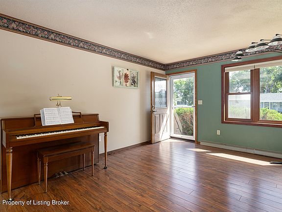 2nd image of 959 Senior Ave