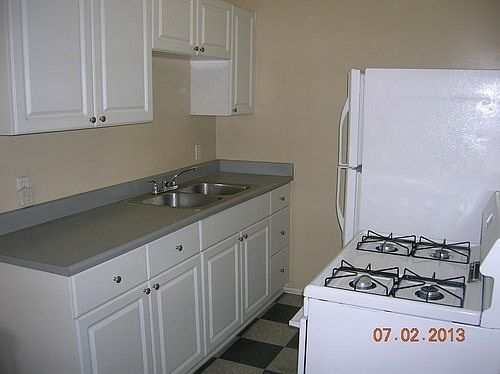 4th image of 854 S Oxford Ave